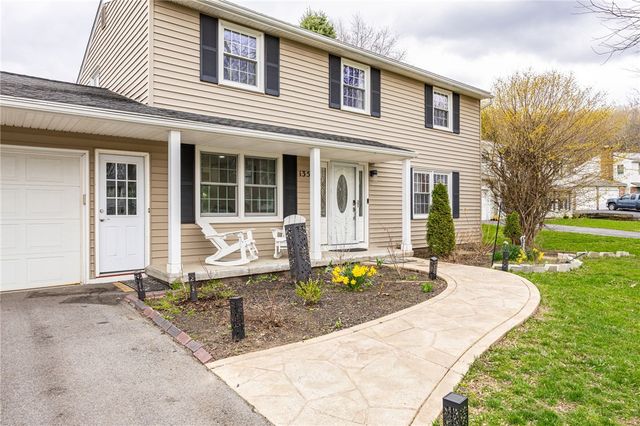 135 Maple Hill Farm Road, Penfield, NY 14526