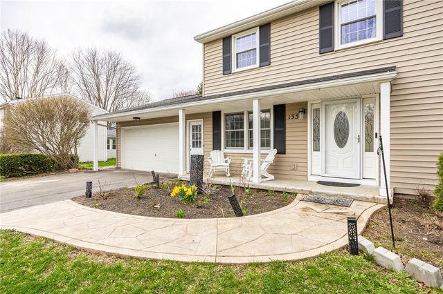 135 Maple Hill Farm Road, Penfield, NY 14526