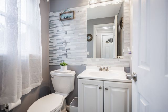 135 Maple Hill Farm Road, Penfield, NY 14526