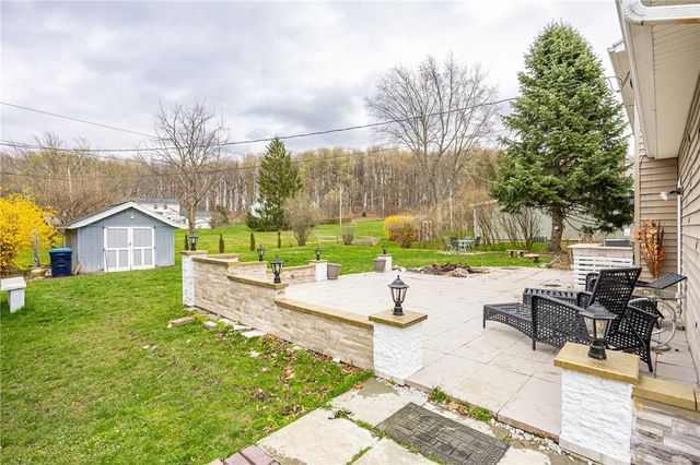 135 Maple Hill Farm Road, Penfield, NY 14526