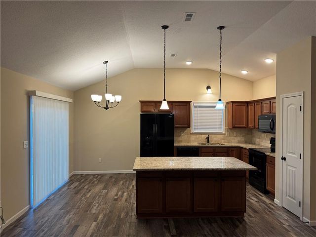 912 W 30th Terrace, Lawrence, KS 66046