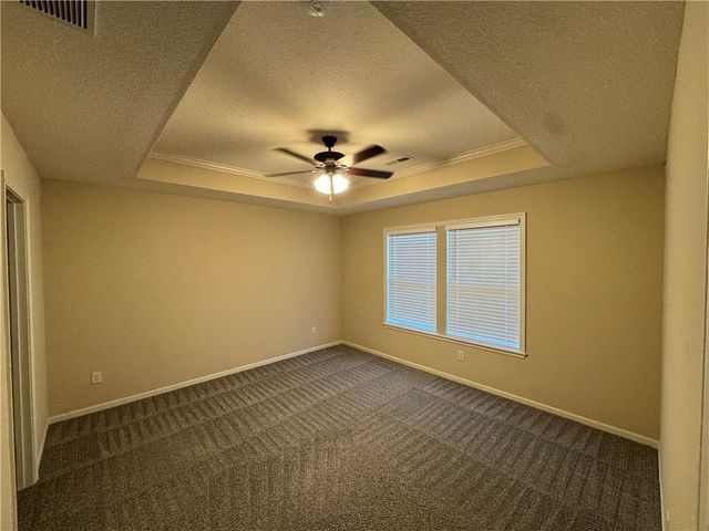 912 W 30th Terrace, Lawrence, KS 66046