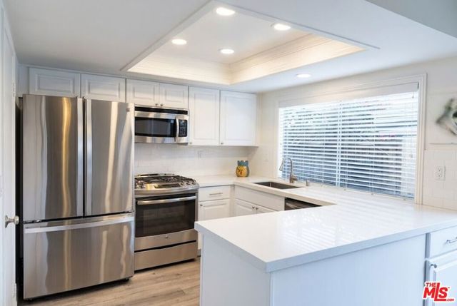 20111 Leadwell Street 3, Winnetka, CA 91306