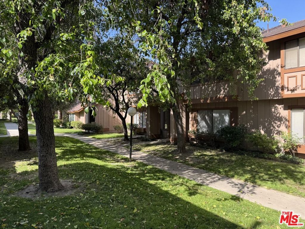 Image 2 of property listing at 20111 Leadwell Street 3, Winnetka, CA 91306