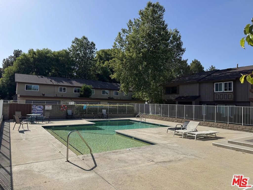 Image 23 of property listing at 20111 Leadwell Street 3, Winnetka, CA 91306