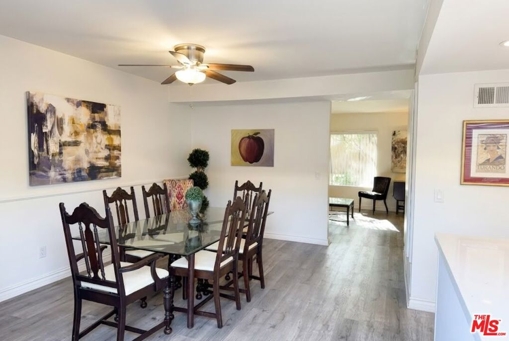 Image 7 of property listing at 20111 Leadwell Street 3, Winnetka, CA 91306