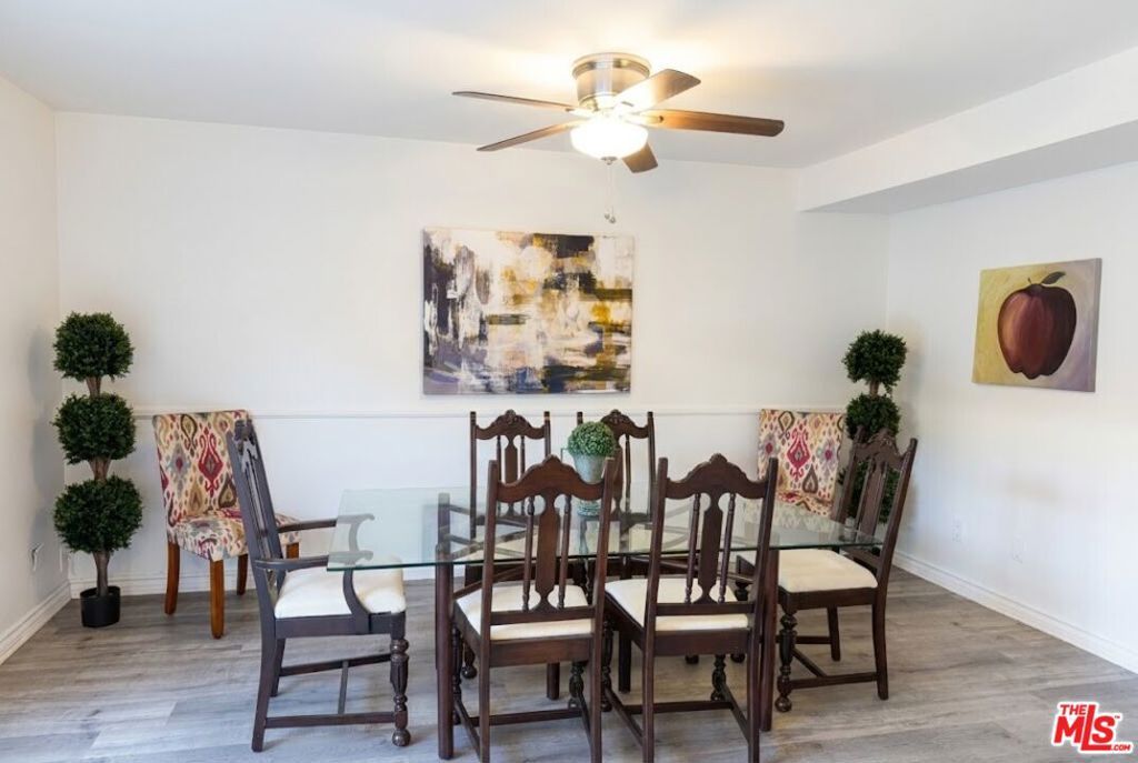 Image 8 of property listing at 20111 Leadwell Street 3, Winnetka, CA 91306