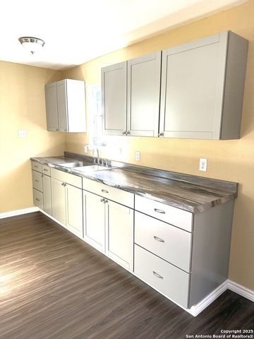 305 Youst, Beeville, TX 78102