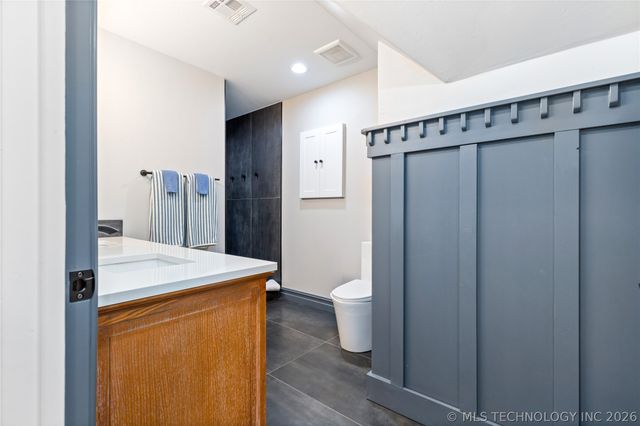 56281 E 305 Road, Afton, OK 74331