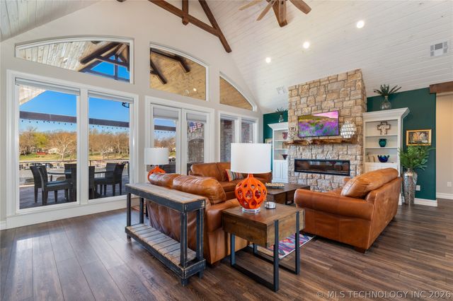 56281 E 305 Road, Afton, OK 74331