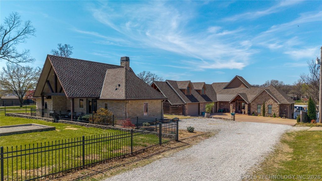 56281 E 305 Road, Afton, OK 74331