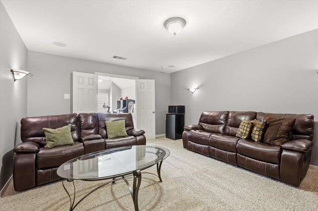 8980 Crockett Drive, Lantana, TX 76226