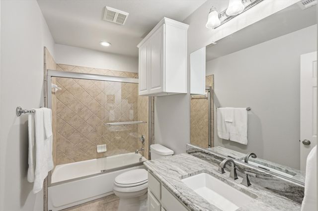 8980 Crockett Drive, Lantana, TX 76226
