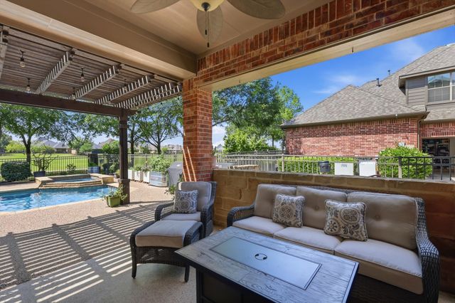 8980 Crockett Drive, Lantana, TX 76226