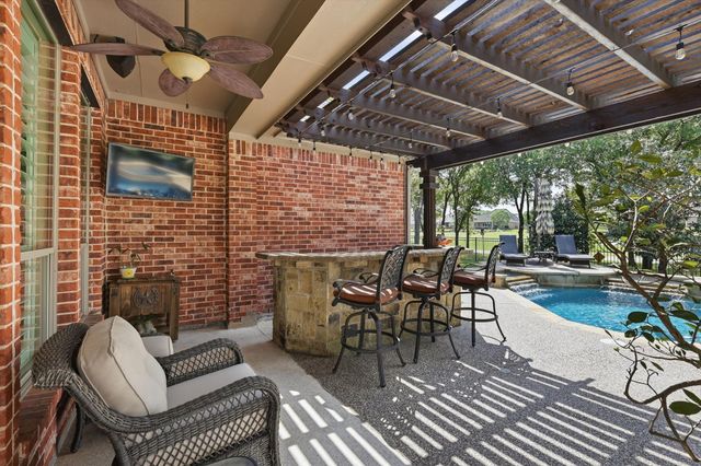 8980 Crockett Drive, Lantana, TX 76226