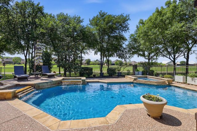 8980 Crockett Drive, Lantana, TX 76226