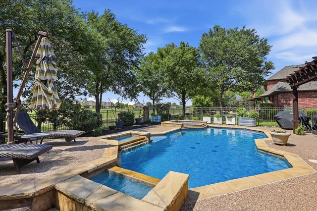 8980 Crockett Drive, Lantana, TX 76226