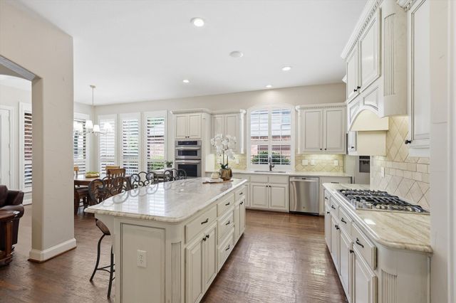 8980 Crockett Drive, Lantana, TX 76226