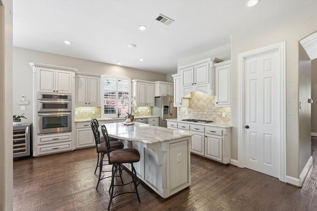 8980 Crockett Drive, Lantana, TX 76226