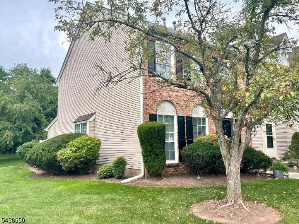 45 Townsend Ct, Franklin Twp., NJ 08823 — exterior