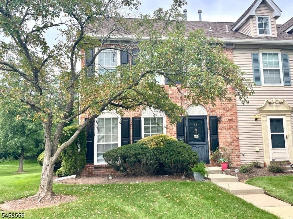 45 Townsend Ct, Franklin Twp., NJ 08823 — photo 2