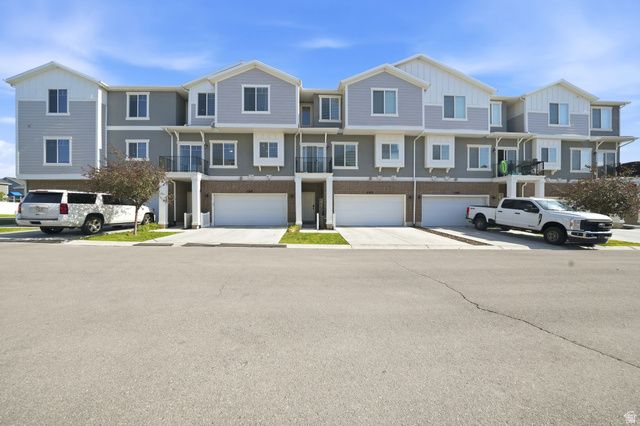 4218 W RAIL TRAIL LN, Riverton, UT 84096