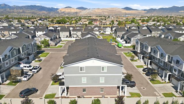 4218 W RAIL TRAIL LN, Riverton, UT 84096