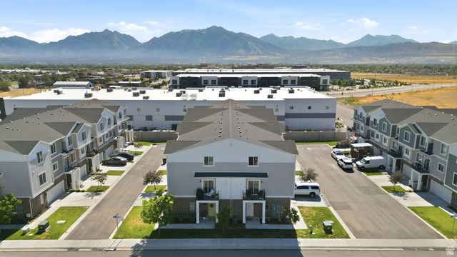4218 W RAIL TRAIL LN, Riverton, UT 84096