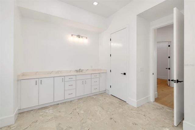 4431 CAMINO REAL, Sarasota, FL 34231