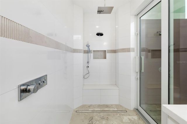 4431 CAMINO REAL, Sarasota, FL 34231