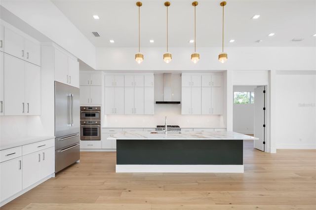 4431 CAMINO REAL, Sarasota, FL 34231