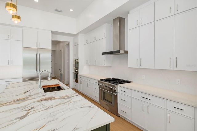4431 CAMINO REAL, Sarasota, FL 34231