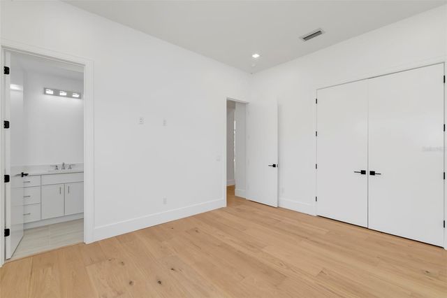 4431 CAMINO REAL, Sarasota, FL 34231