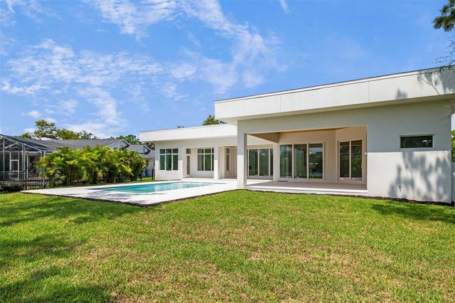 4431 CAMINO REAL, Sarasota, FL 34231