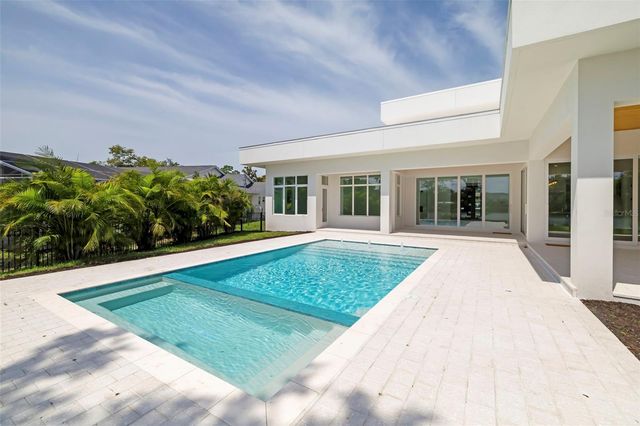 4431 CAMINO REAL, Sarasota, FL 34231