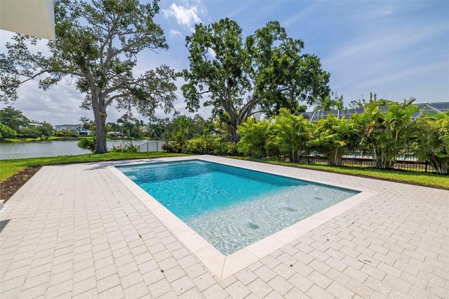 4431 CAMINO REAL, Sarasota, FL 34231