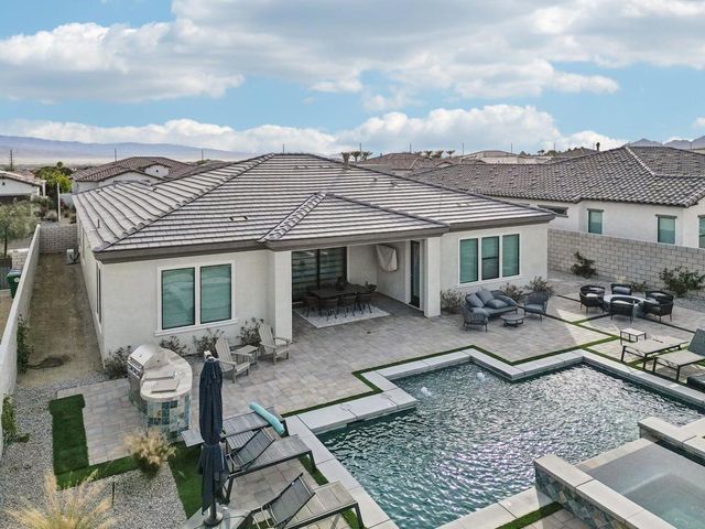 49853 Crescent, Palm Desert, CA 92211