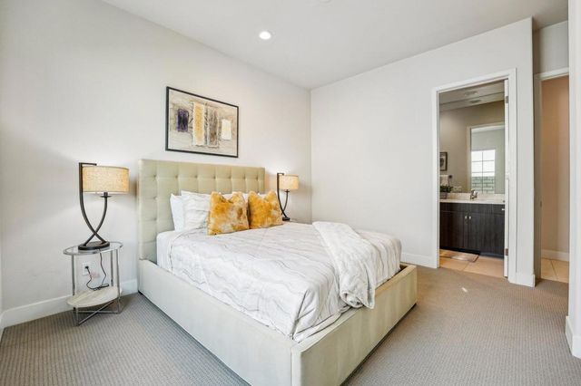 49853 Crescent, Palm Desert, CA 92211