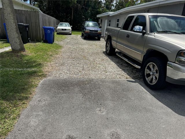 2960 SW 17th St, Fort Lauderdale, FL 33312