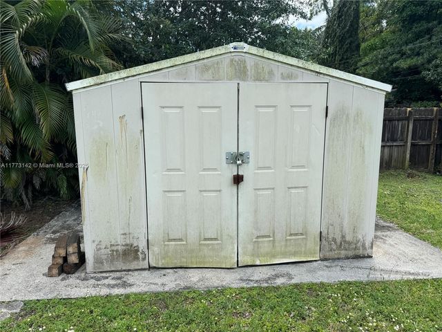 2960 SW 17th St, Fort Lauderdale, FL 33312