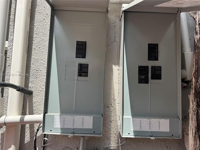 2960 SW 17th St, Fort Lauderdale, FL 33312