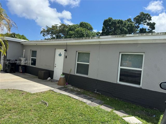 2960 SW 17th St, Fort Lauderdale, FL 33312