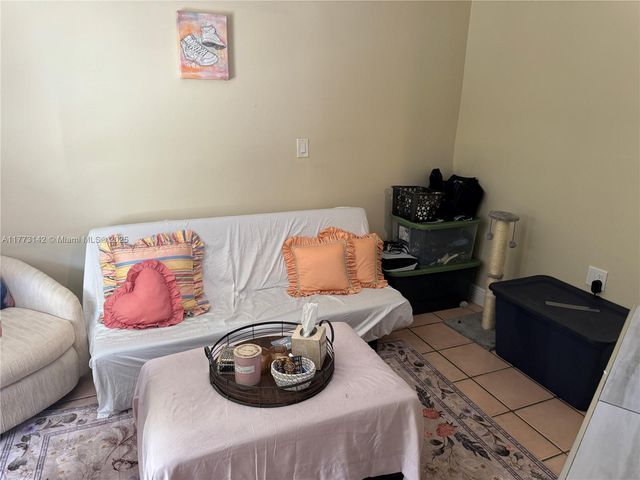 2960 SW 17th St, Fort Lauderdale, FL 33312