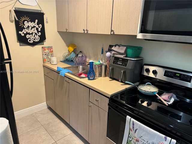 2960 SW 17th St, Fort Lauderdale, FL 33312