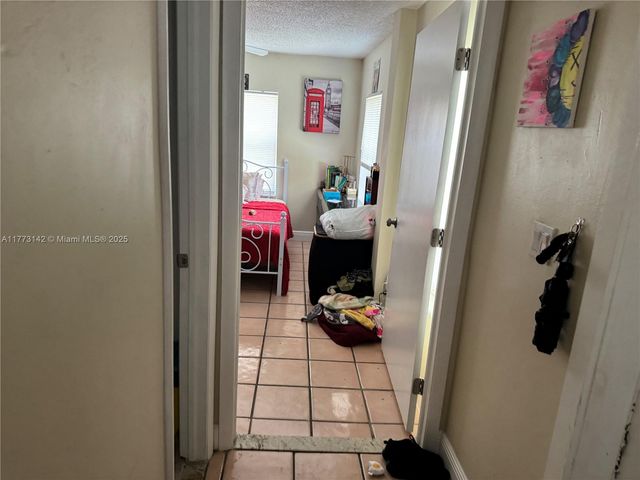 2960 SW 17th St, Fort Lauderdale, FL 33312