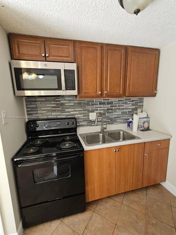 2960 SW 17th St, Fort Lauderdale, FL 33312