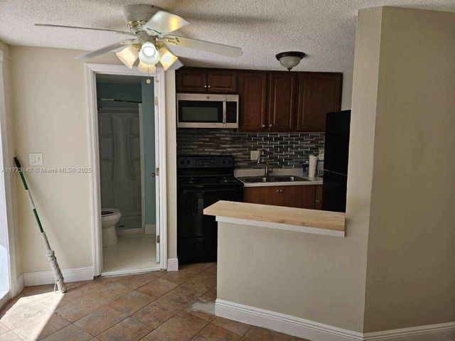 2960 SW 17th St, Fort Lauderdale, FL 33312