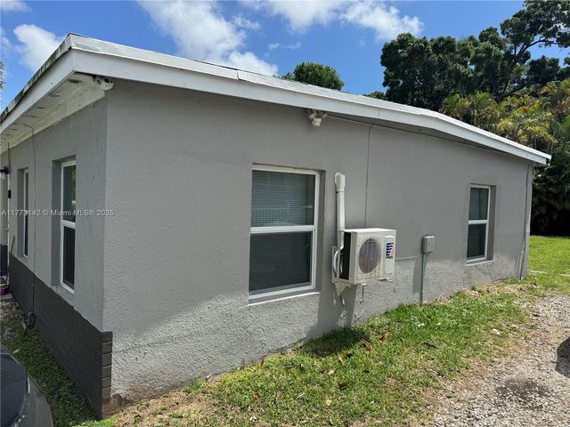 2960 SW 17th St, Fort Lauderdale, FL 33312