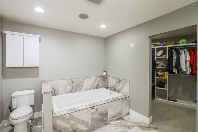 9434 84th Street, Alto, MI 49302