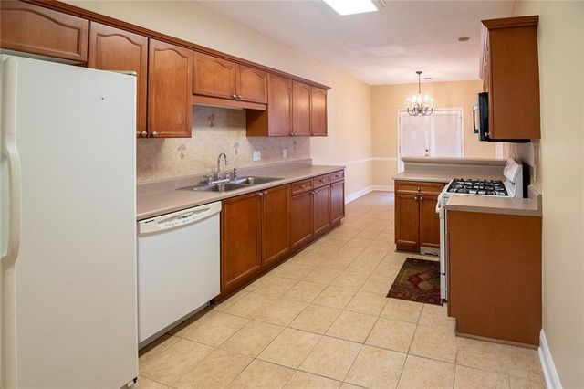 2545 Rosehill Circle, Lithia Springs, GA 30122